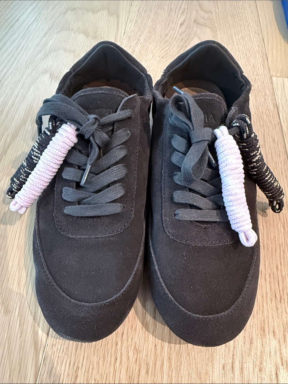 Sperry x Aritzia Brown Suede Women's Lace-Up Sneakers with Pink Accent